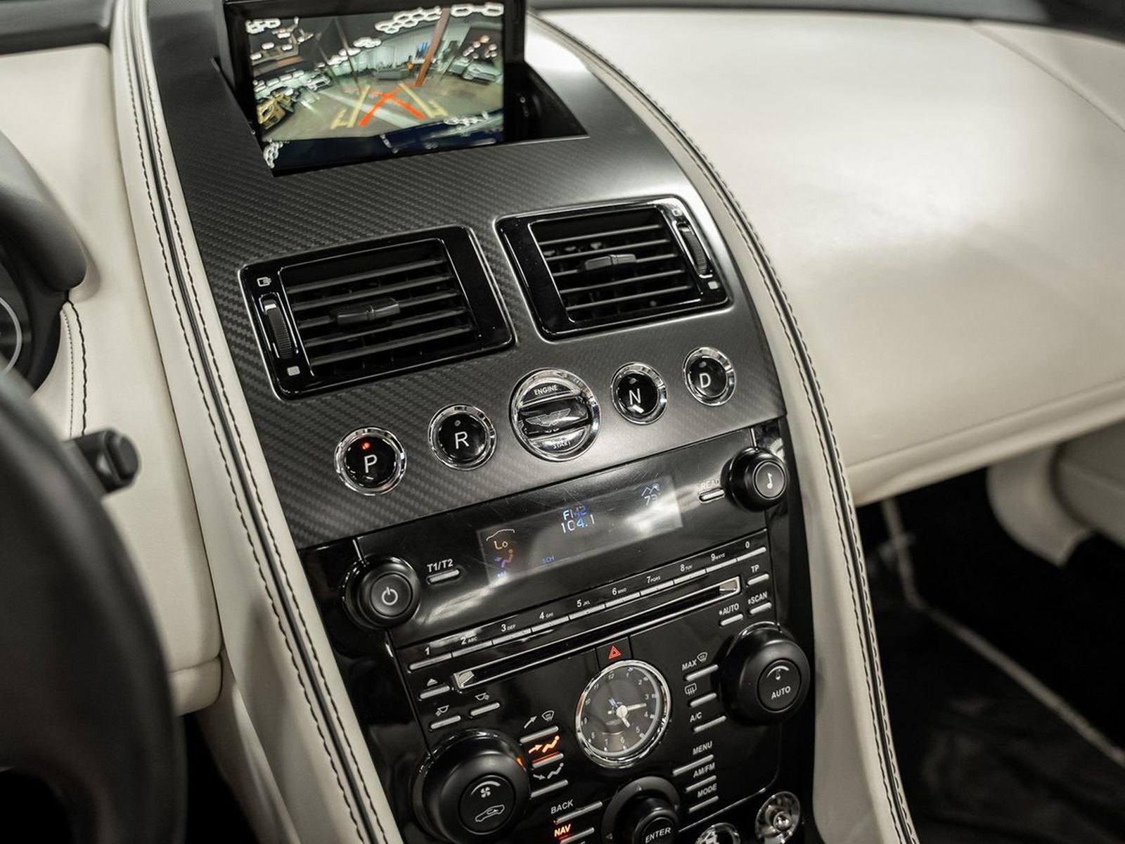 Used 2015 Aston Martin DB9 Volante image 50