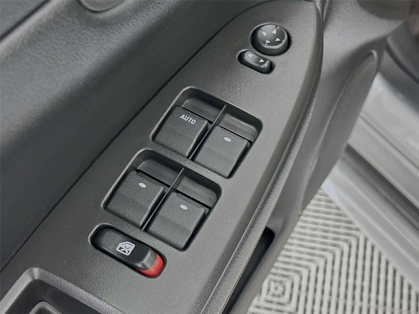 Used 2015 Chevrolet Impala LT image 17