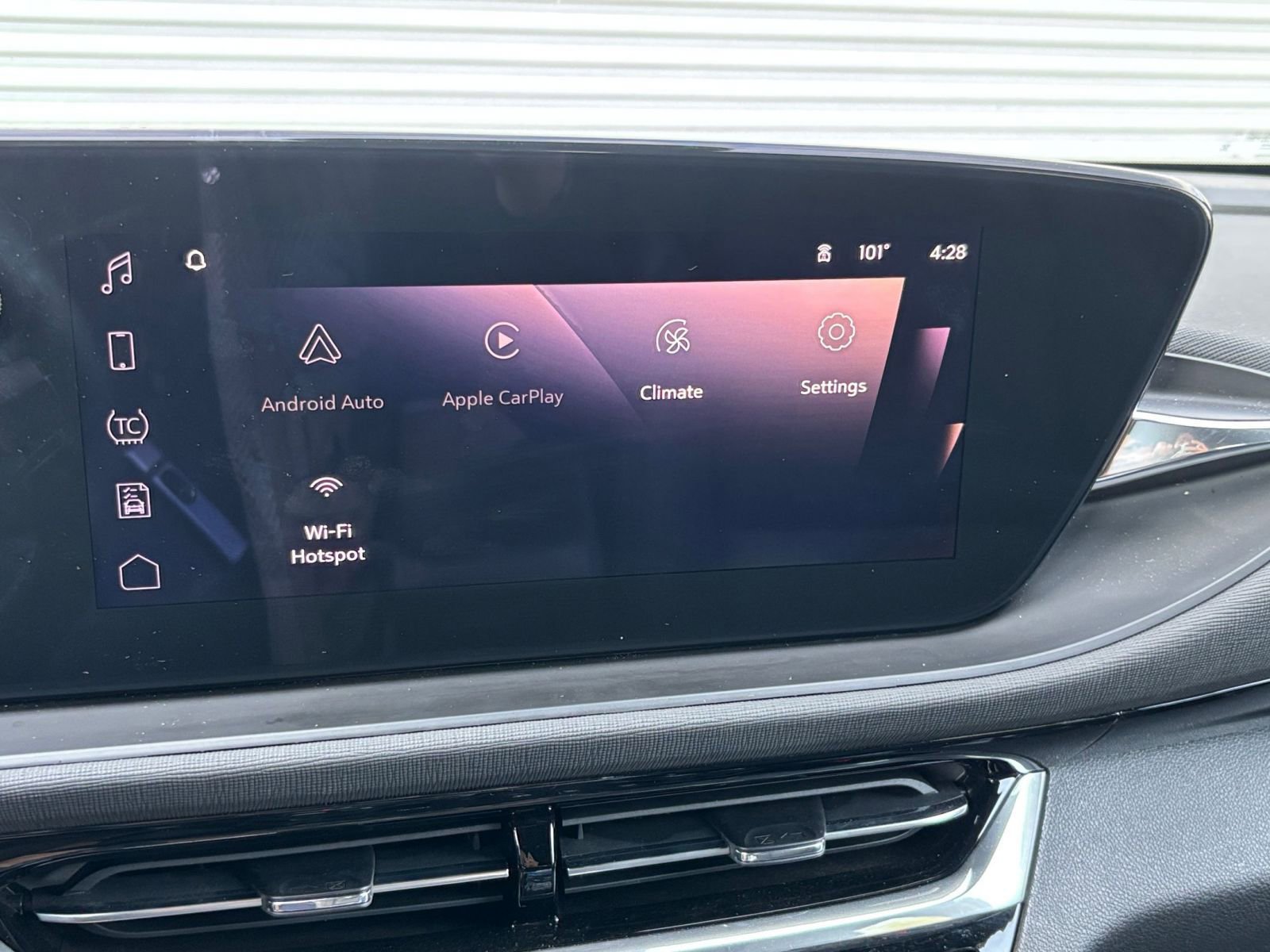 Used 2025 Buick Envista Sport Touring image 20