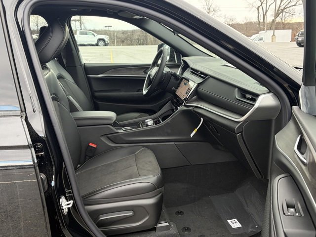 New 2026 Jeep Grand Cherokee Laredo image 28