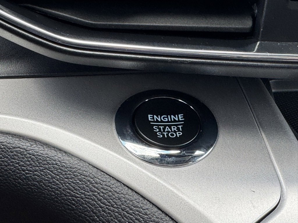 Used 2023 Ford Explorer XLT w/ Equipment Group 202A image 6