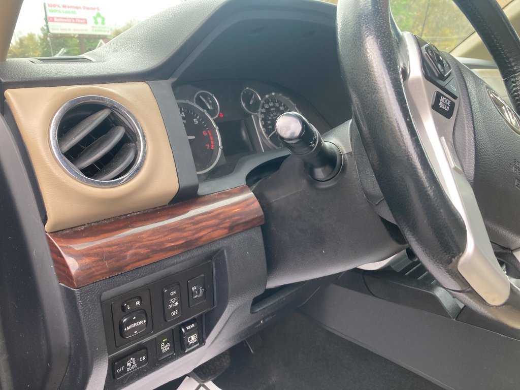 Used 2017 Toyota Tundra Limited w/ Limited Premium Package AWD/4WD image 17