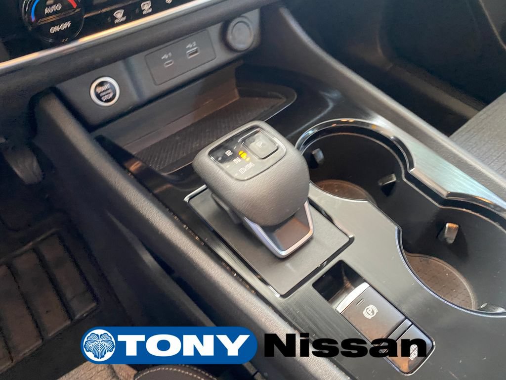 Used 2023 Nissan Rogue SV FWD image 35