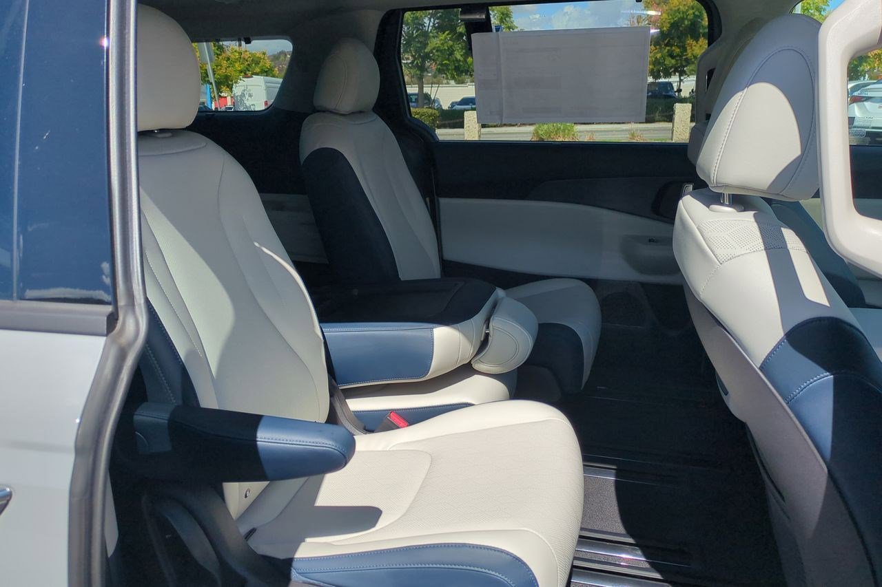 New 2026 Kia Carnival SX image 24