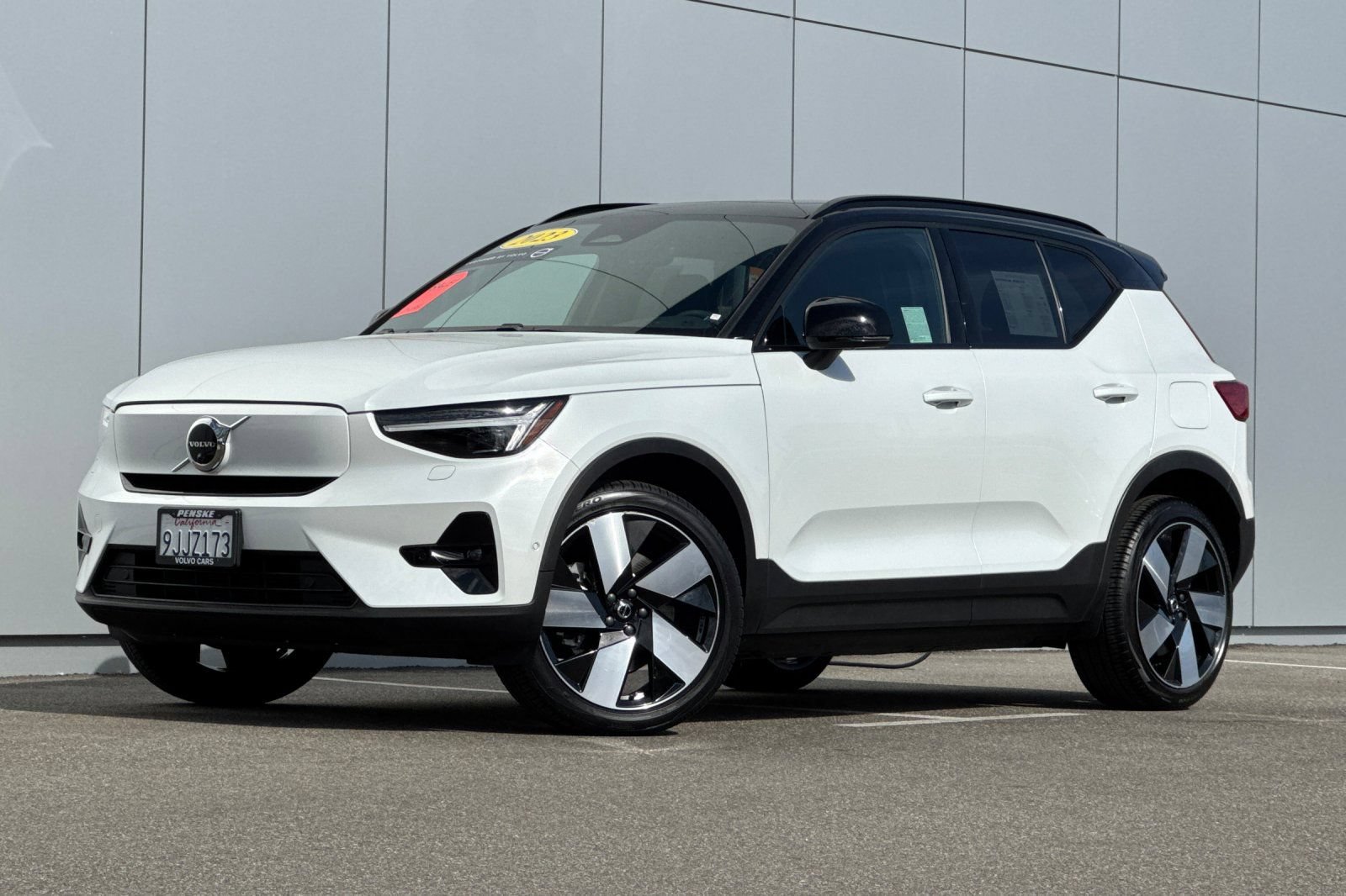Used 2023 Volvo XC40 Recharge Ultimate w/ Protection Package Premier AWD/4WD image 1