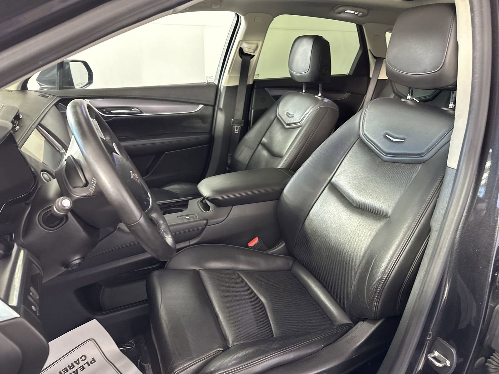 Used 2017 Cadillac XT5 Luxury w/ Driver Awareness Package image 15