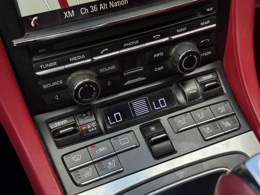 Used 2014 Porsche 911 Turbo image 22