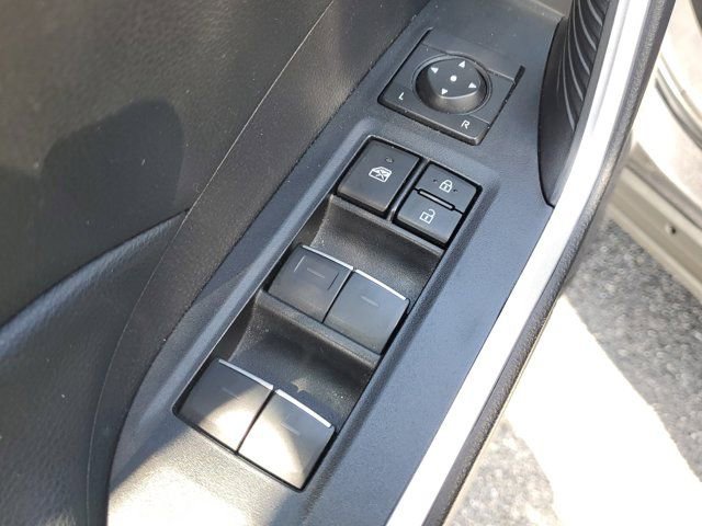 Used 2025 Toyota RAV4 XLE image 21