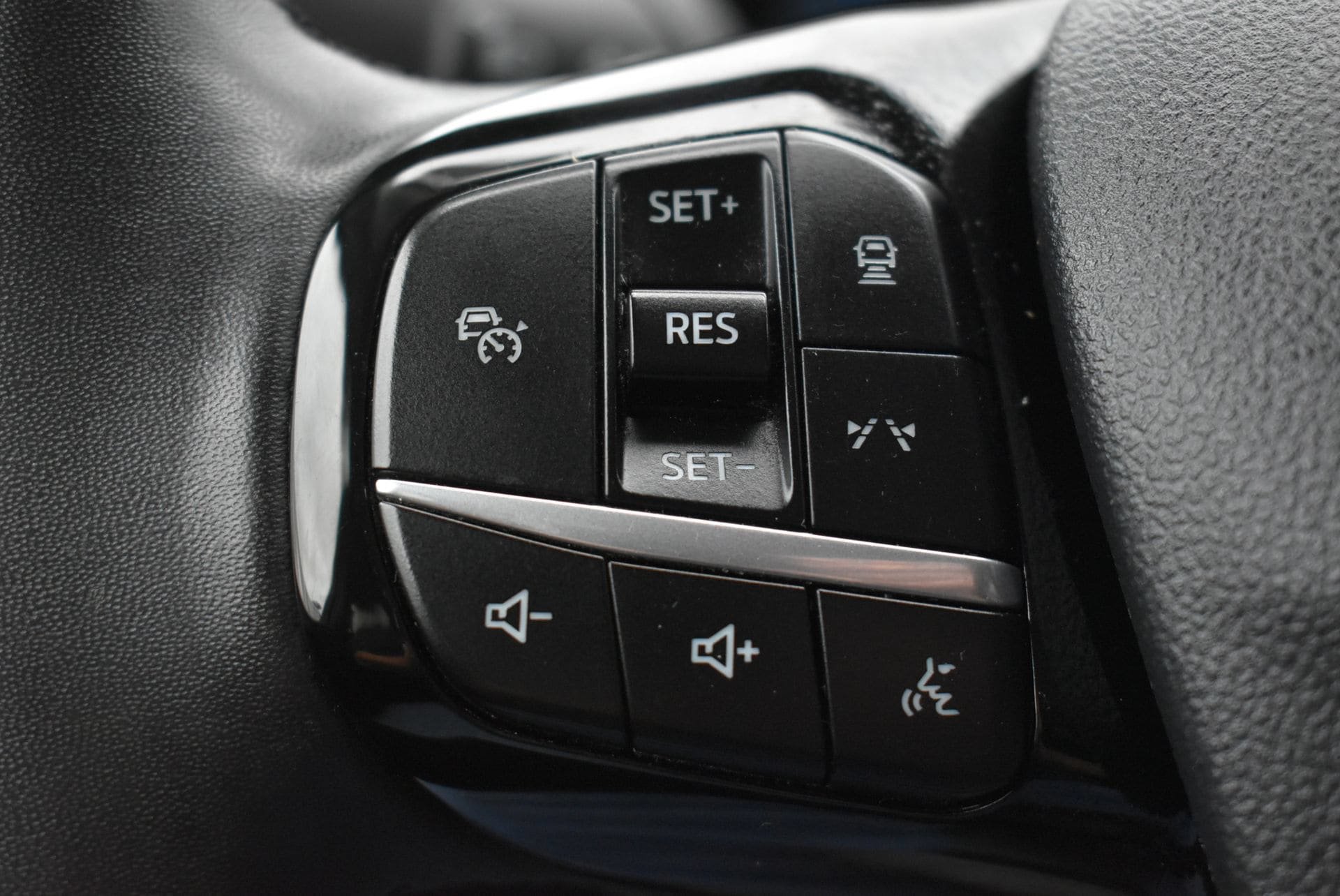 Used 2024 Ford Escape Platinum AWD/4WD image 20