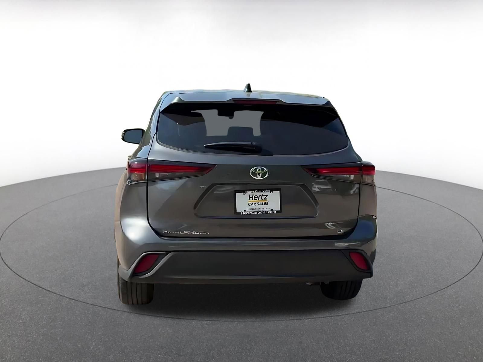 Used 2025 Toyota Highlander LE image 11