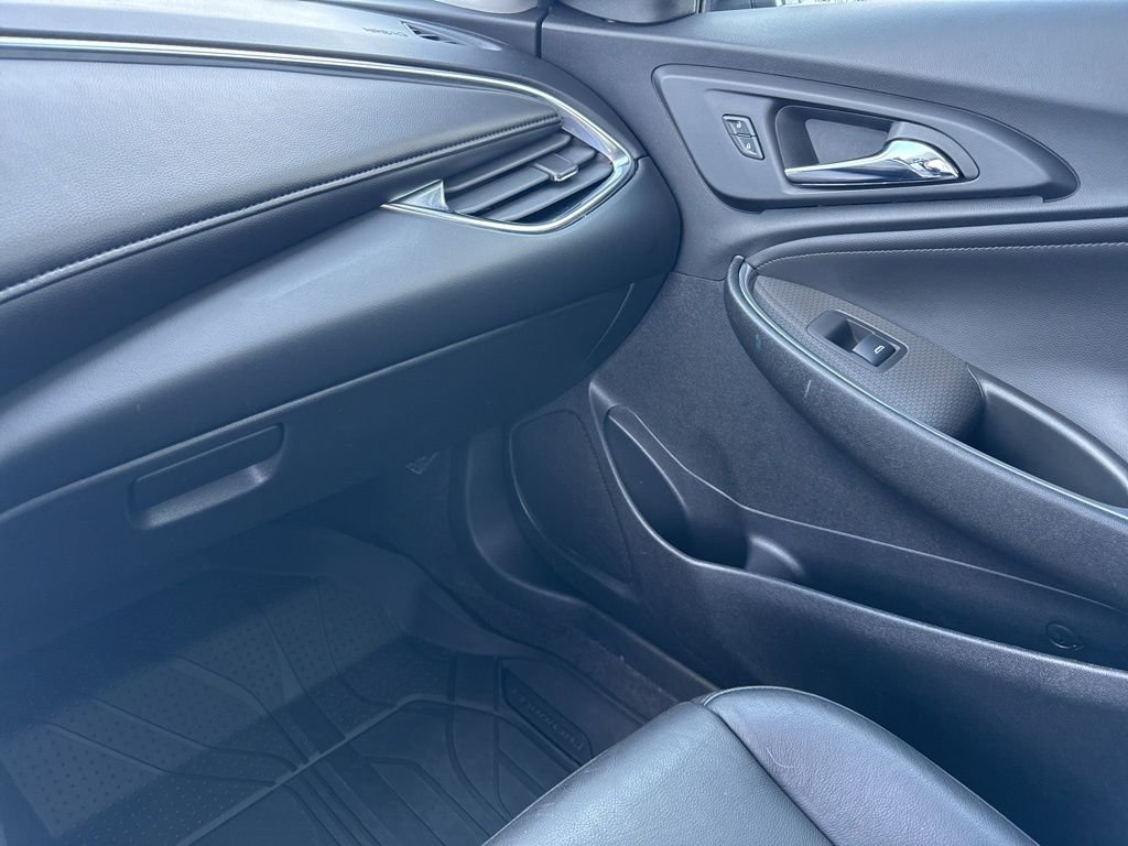 Used 2021 Chevrolet Malibu LT w/ Leather Package image 27