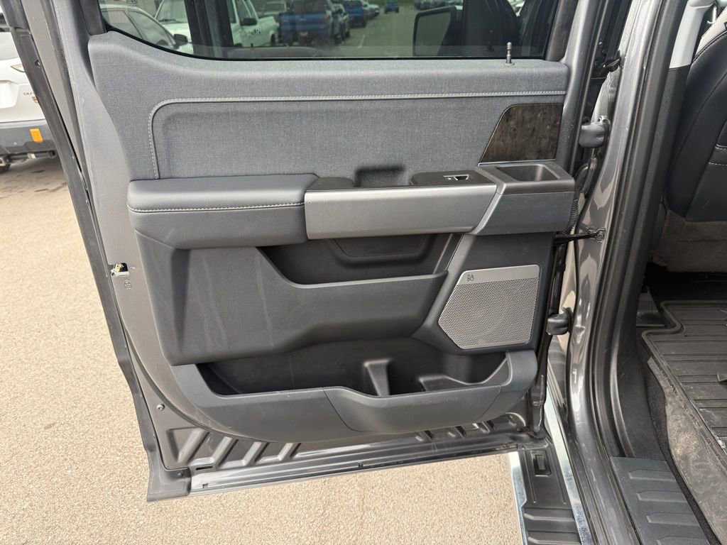 Used 2023 Ford F150 Lariat w/ Trailer Tow Package image 11