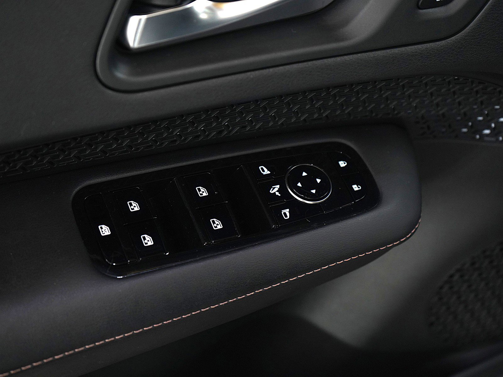 Used 2023 Nissan Ariya AWD image 22