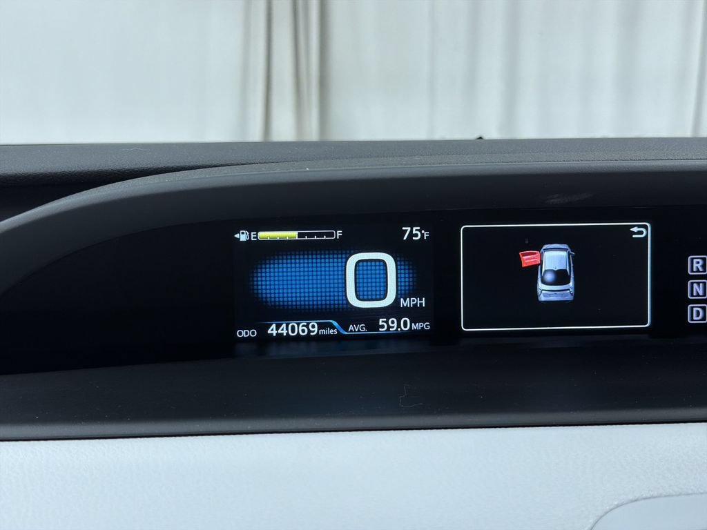 Used 2017 Toyota Prius Four FWD image 23