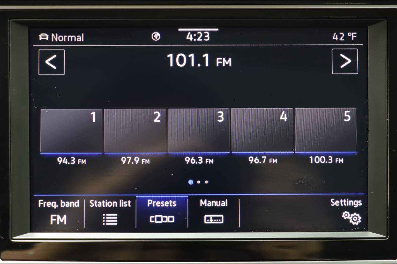 Certified 2024 Volkswagen Taos S image 9