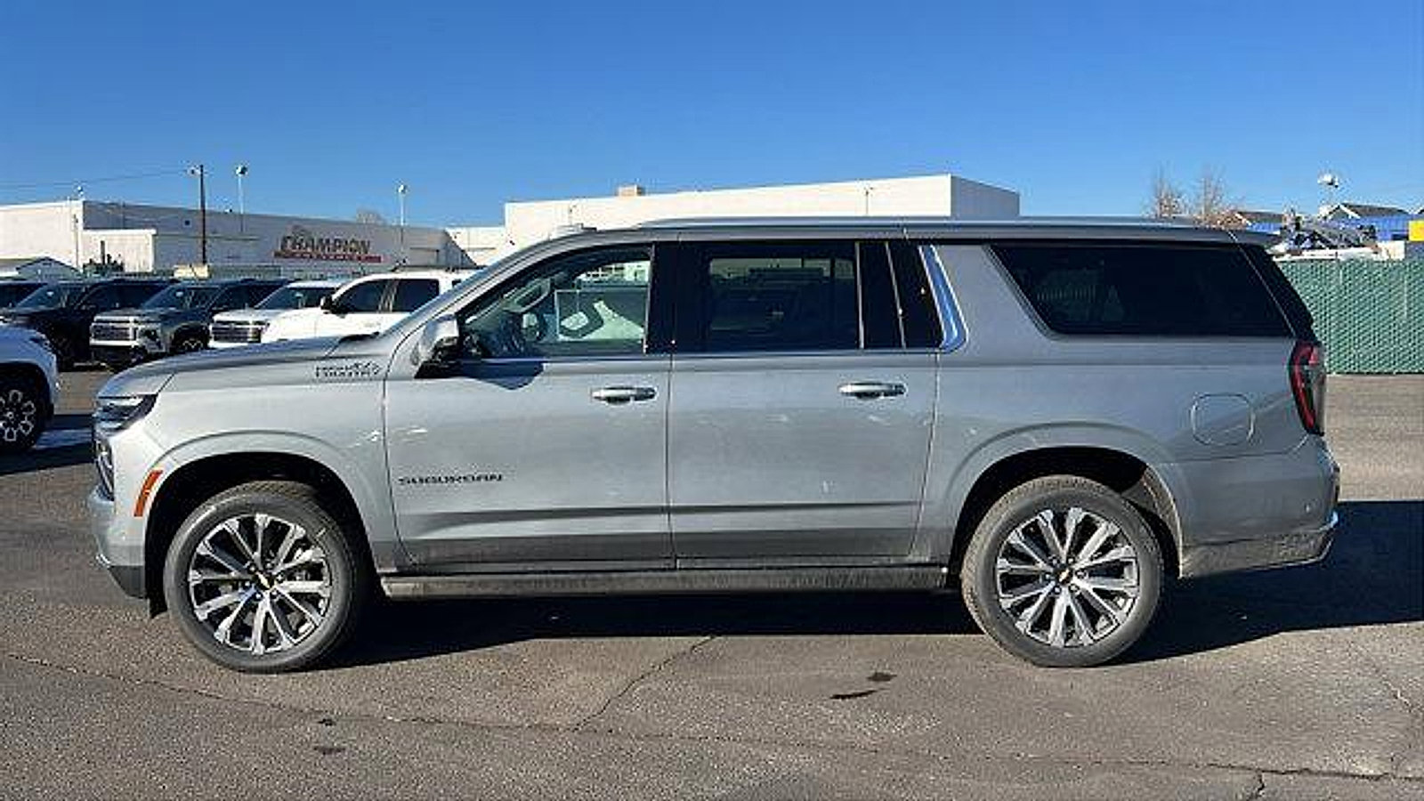 New 2026 Chevrolet Suburban High Country image 8