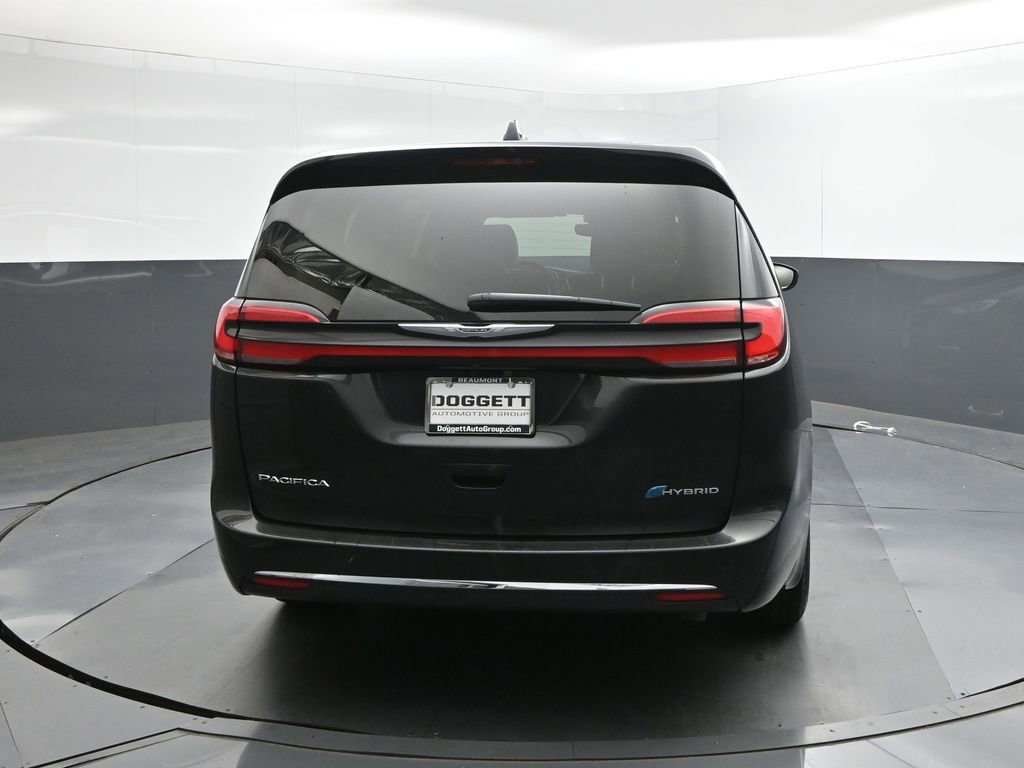 Used 2023 Chrysler Pacifica Touring-L image 8