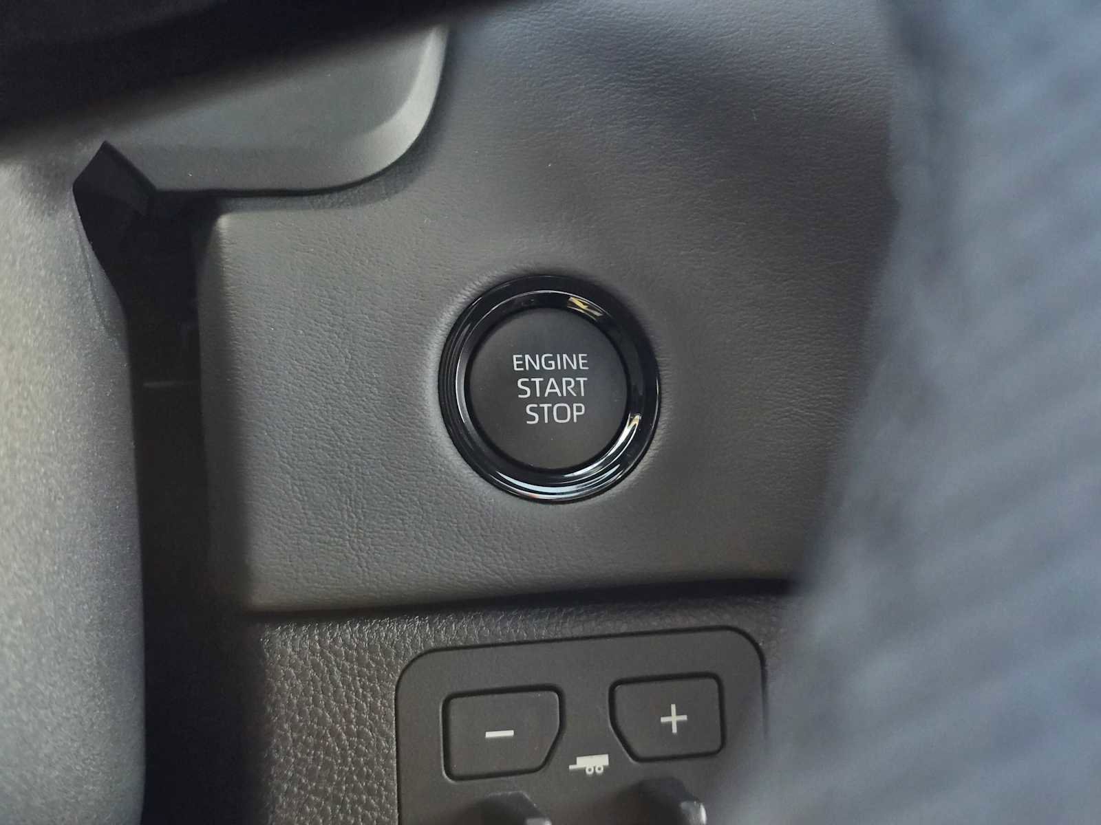 New 2025 Toyota Tundra Platinum image 28