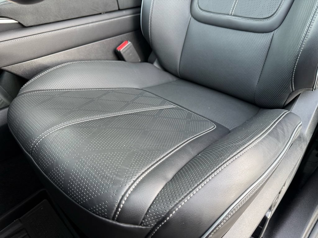 Used 2025 INFINITI QX80 Sensory AWD/4WD image 23