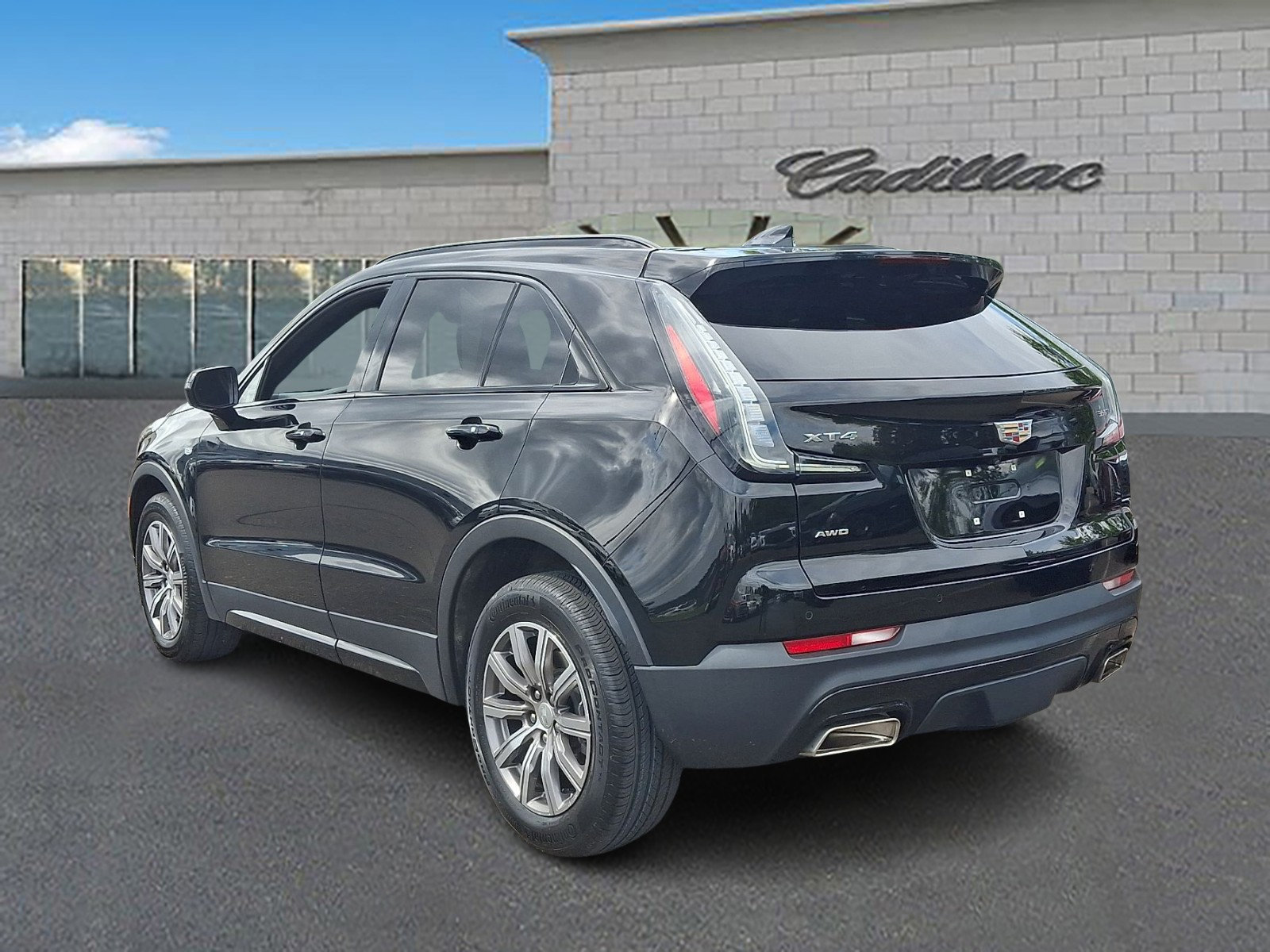 Certified 2023 Cadillac XT4 Sport AWD/4WD image 5