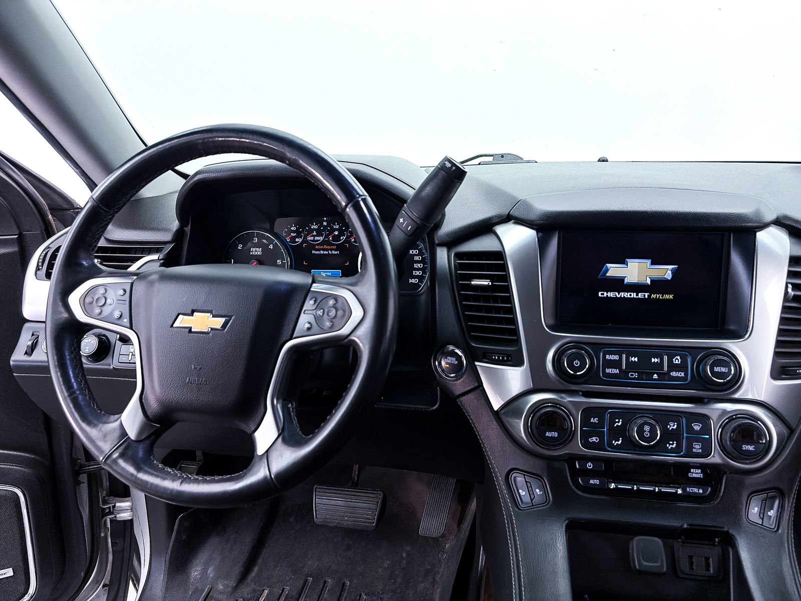 Used 2017 Chevrolet Tahoe LT w/ Luxury Package AWD/4WD image 4