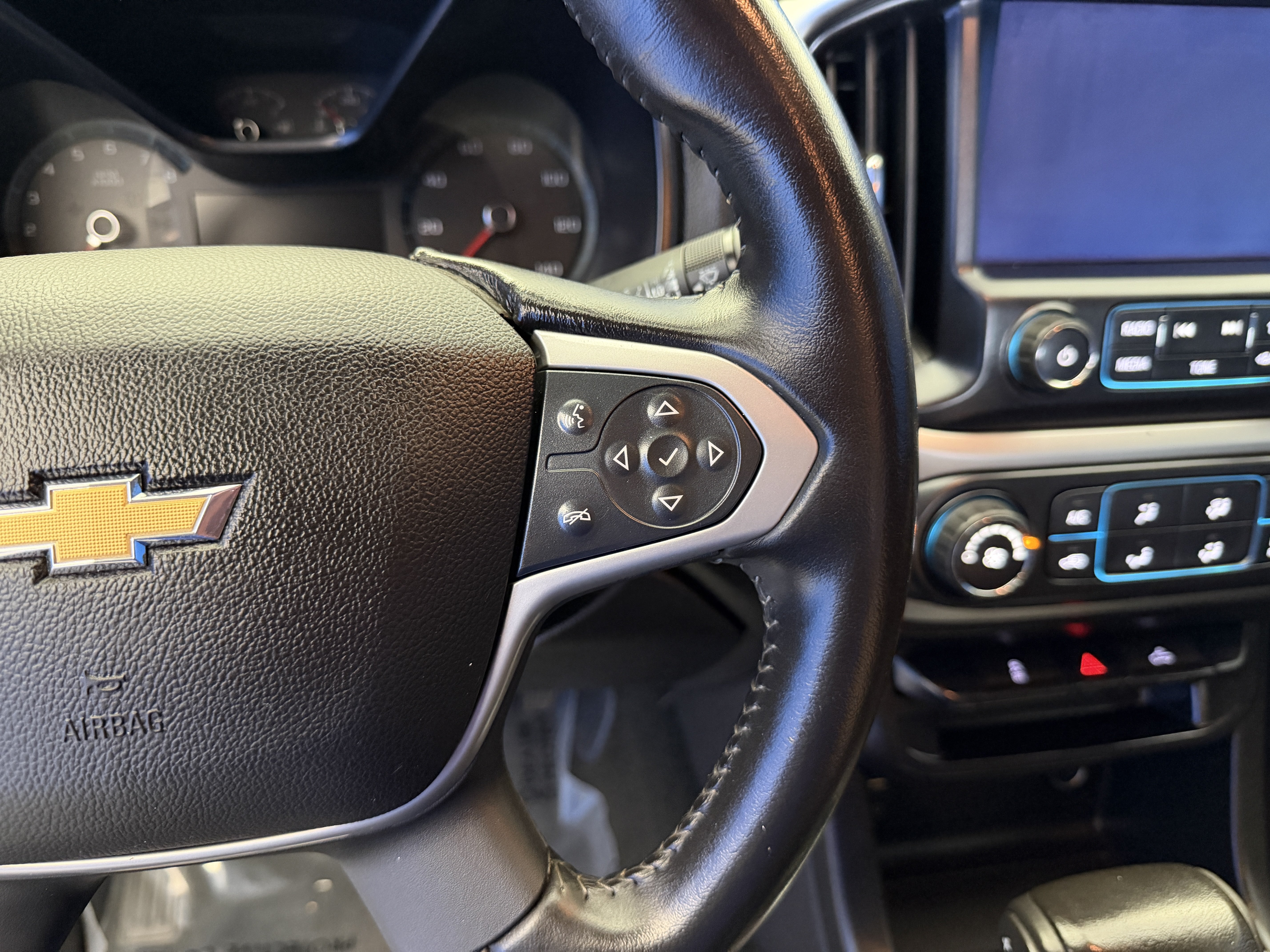 Used 2016 Chevrolet Colorado LT w/ LT Convenience Package AWD/4WD image 17