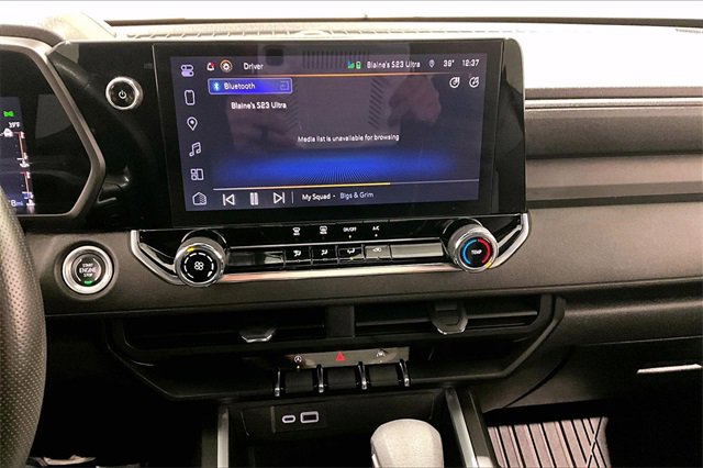 Used 2023 Chevrolet Colorado Trail Boss w/ Technology Package image 16