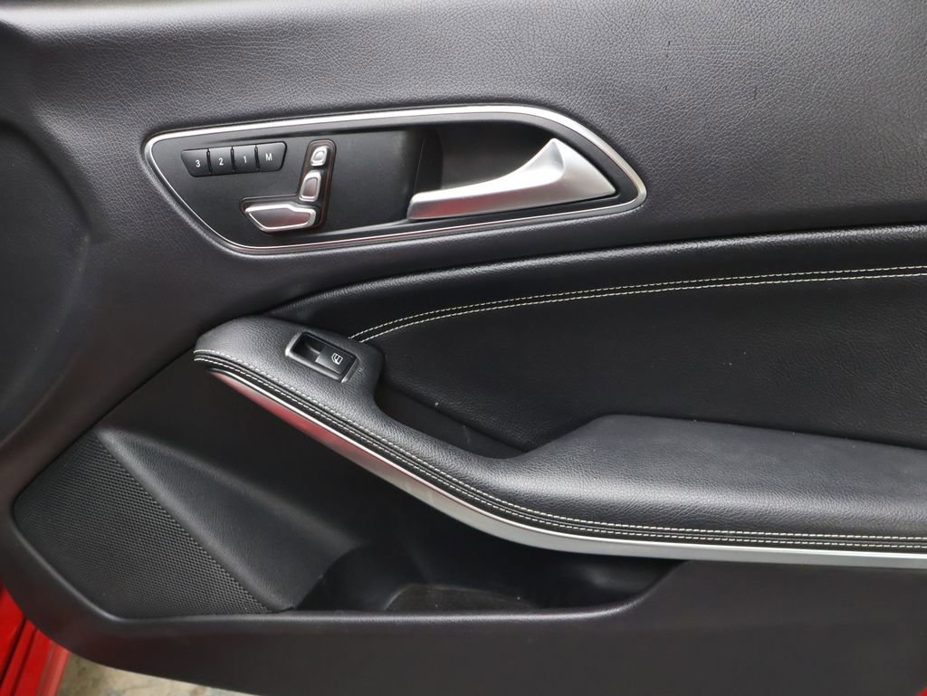 Used 2019 Mercedes-Benz CLA 250 4MATIC image 11