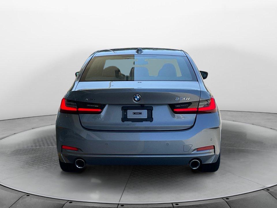 Used 2023 BMW 330i xDrive Sedan w/ Premium Package AWD/4WD image 6