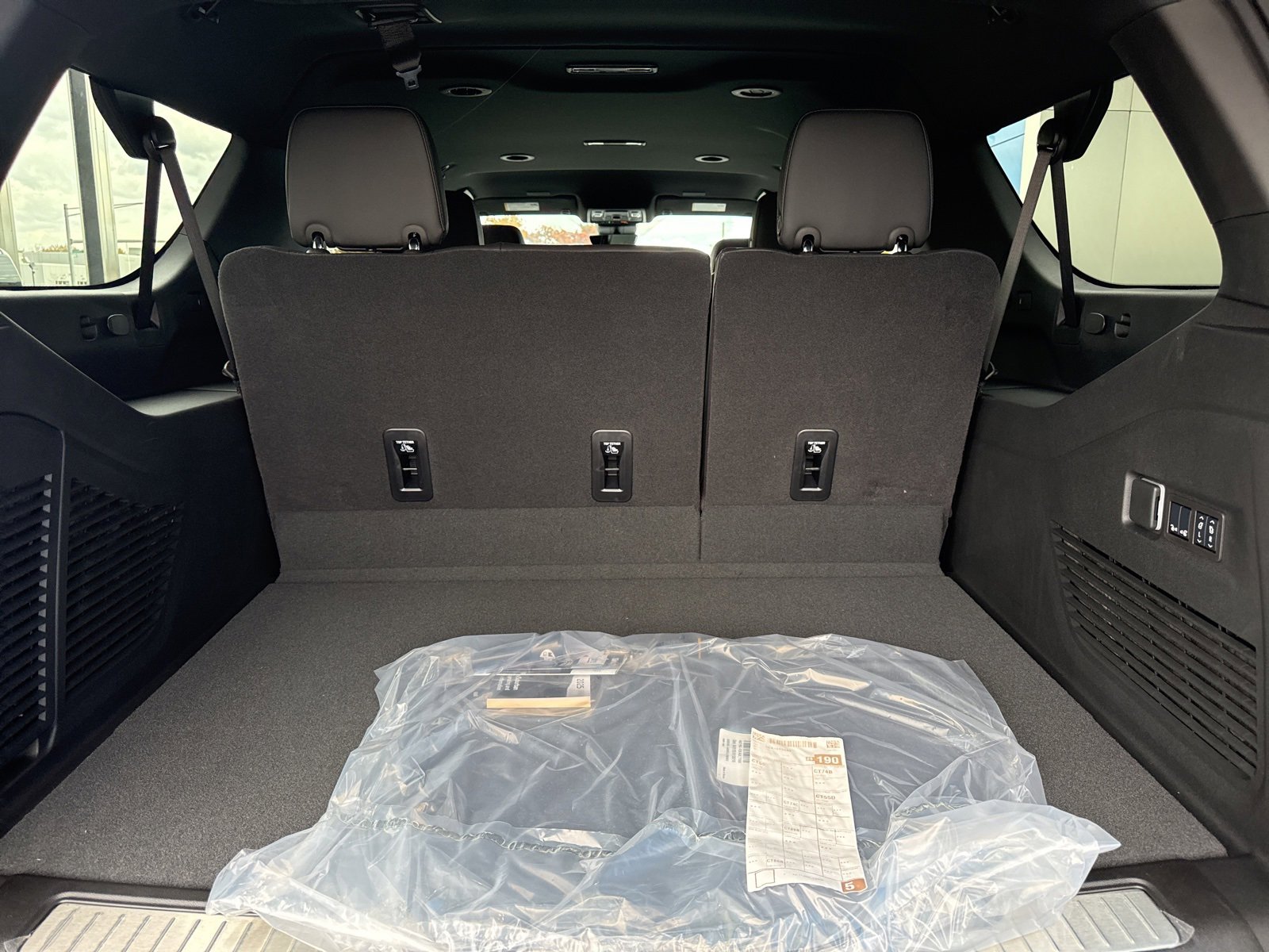 New 2025 Chevrolet Suburban High Country image 11