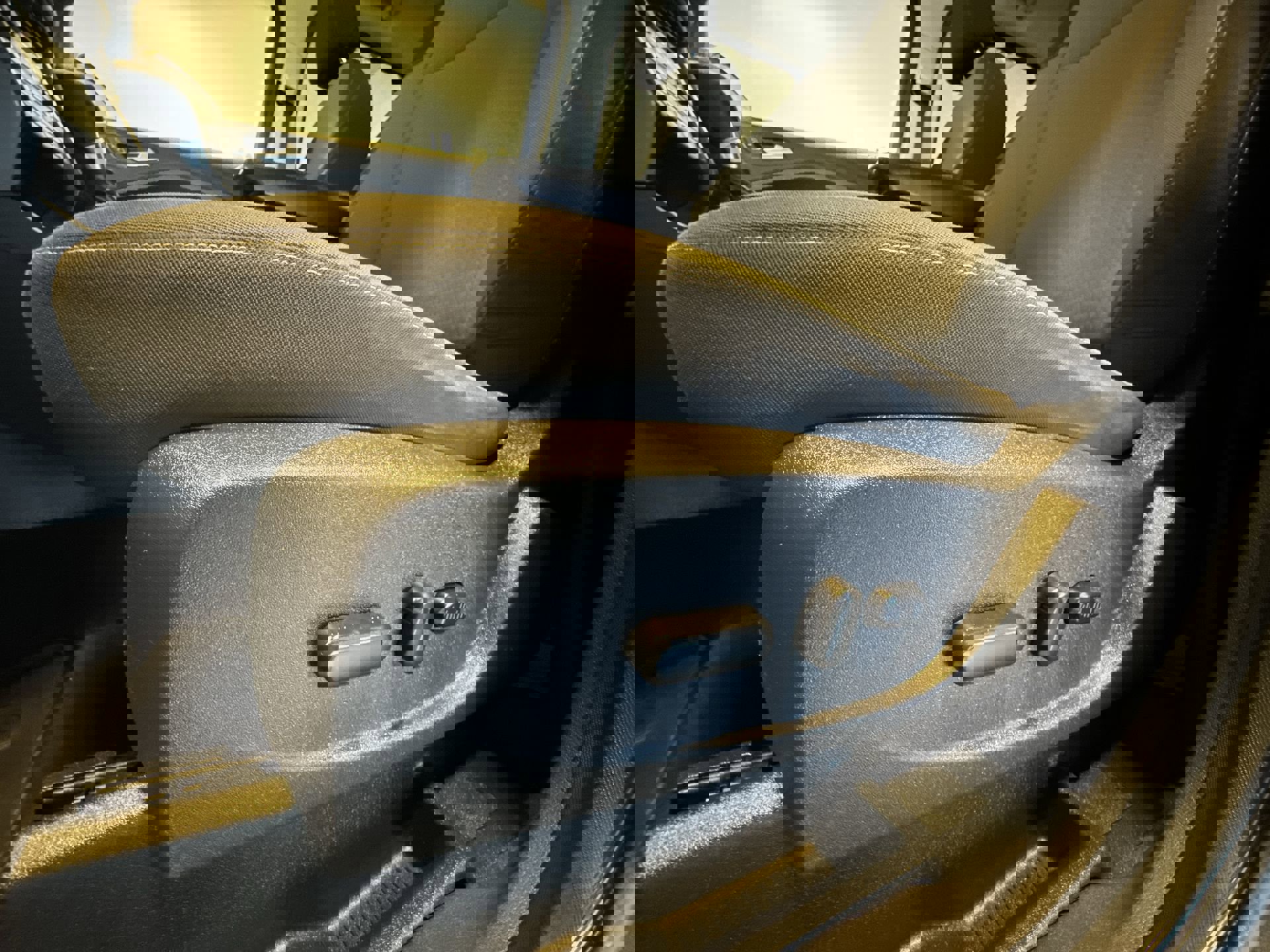 Used 2017 Ford Escape SE w/ Equipment Group 201A image 12