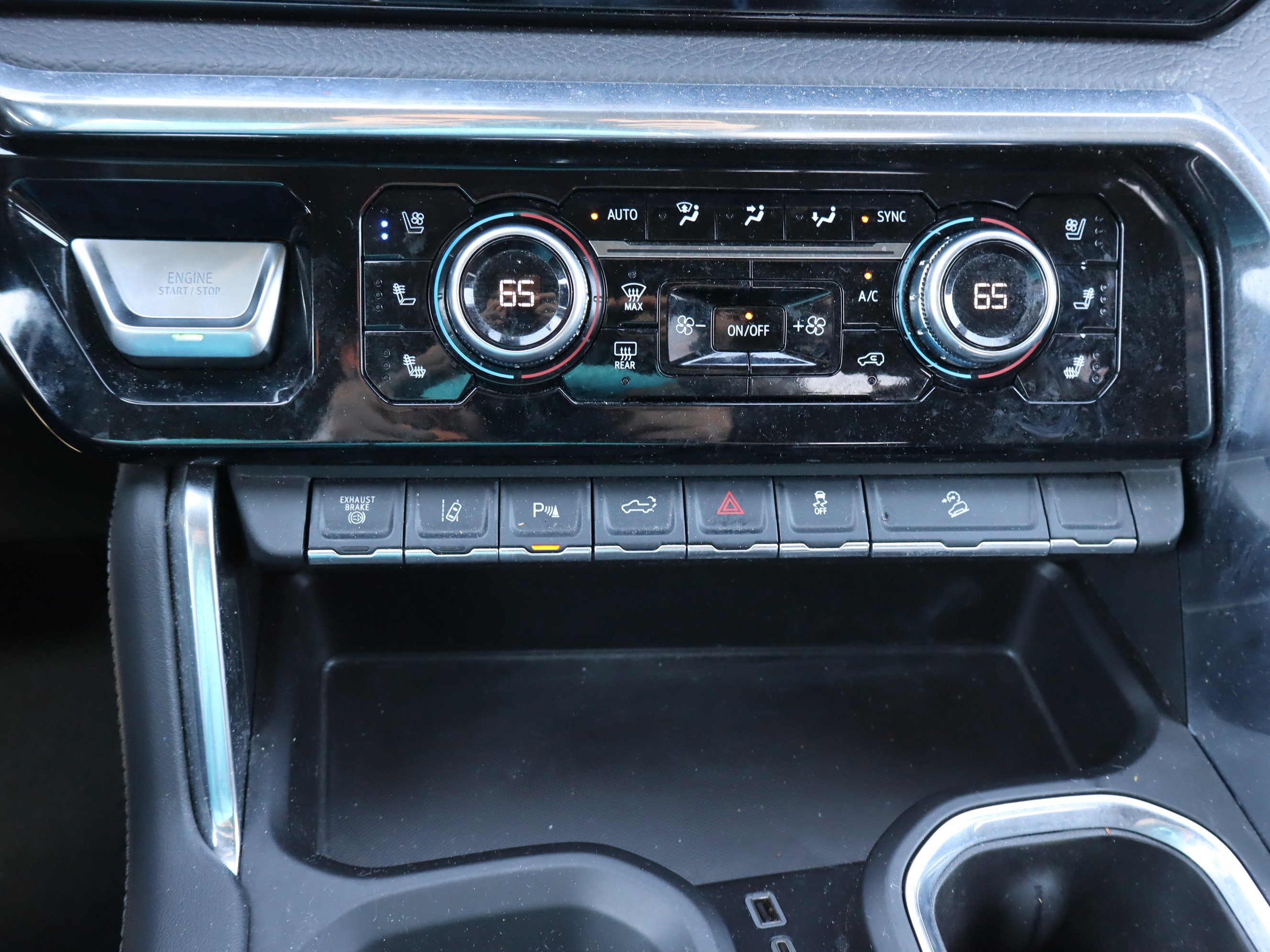 Certified 2024 GMC Sierra 2500 Denali w/ Denali Reserve Package image 33