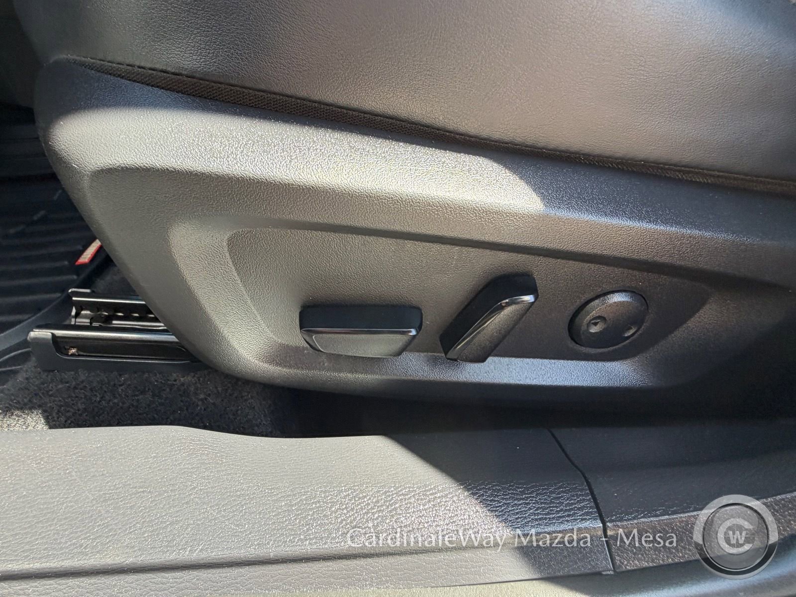 Used 2024 Mitsubishi Outlander SE image 17