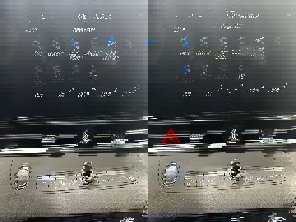 Used 2025 Hyundai Elantra SEL image 28