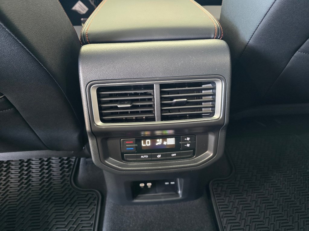 New 2026 Volkswagen Atlas Peak Edition AWD/4WD image 32
