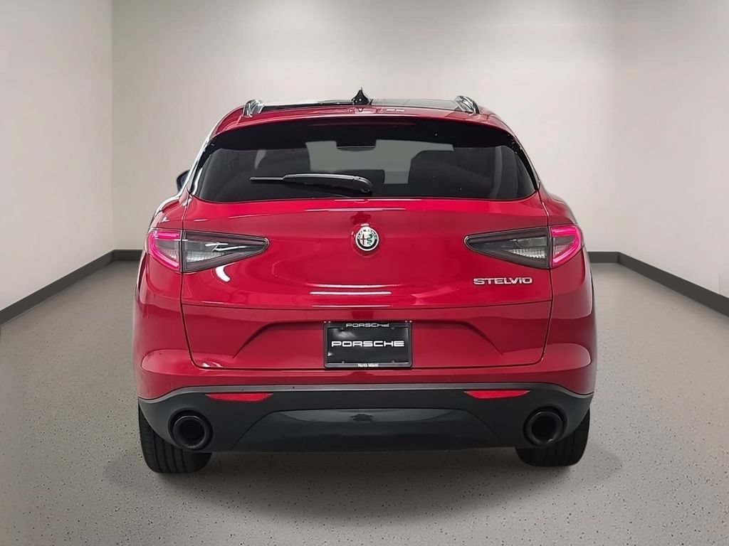 Used 2024 Alfa Romeo Stelvio Sprint RWD image 6