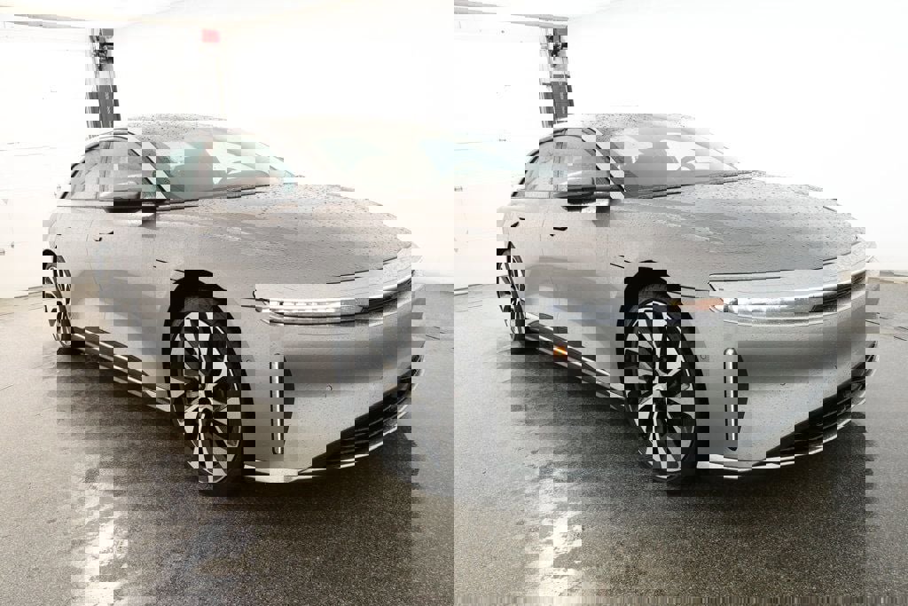 Used 2024 Lucid Air Touring image 3