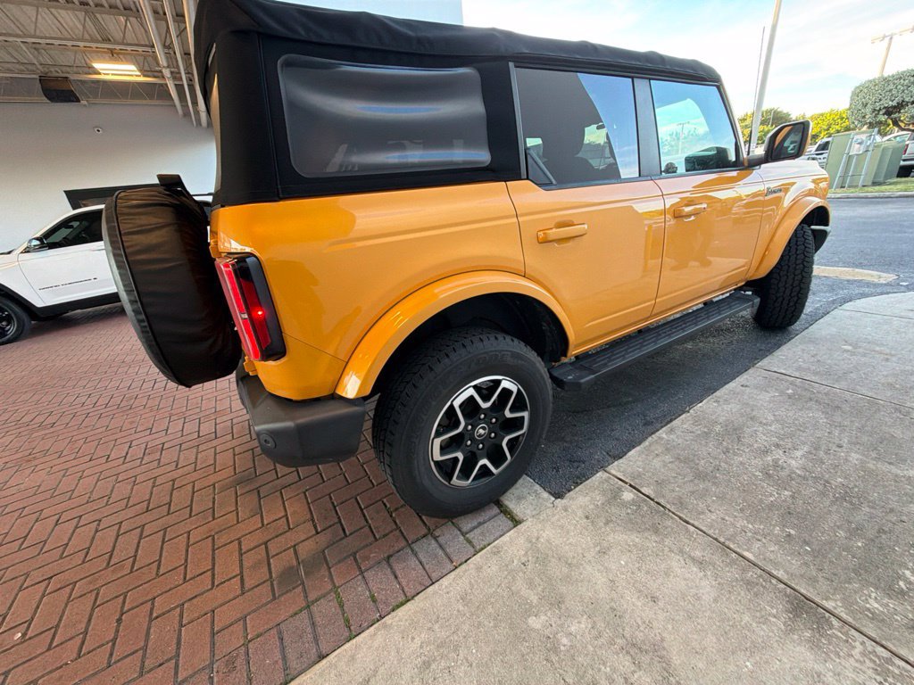 Used 2021 Ford Bronco Outer Banks AWD/4WD image 16