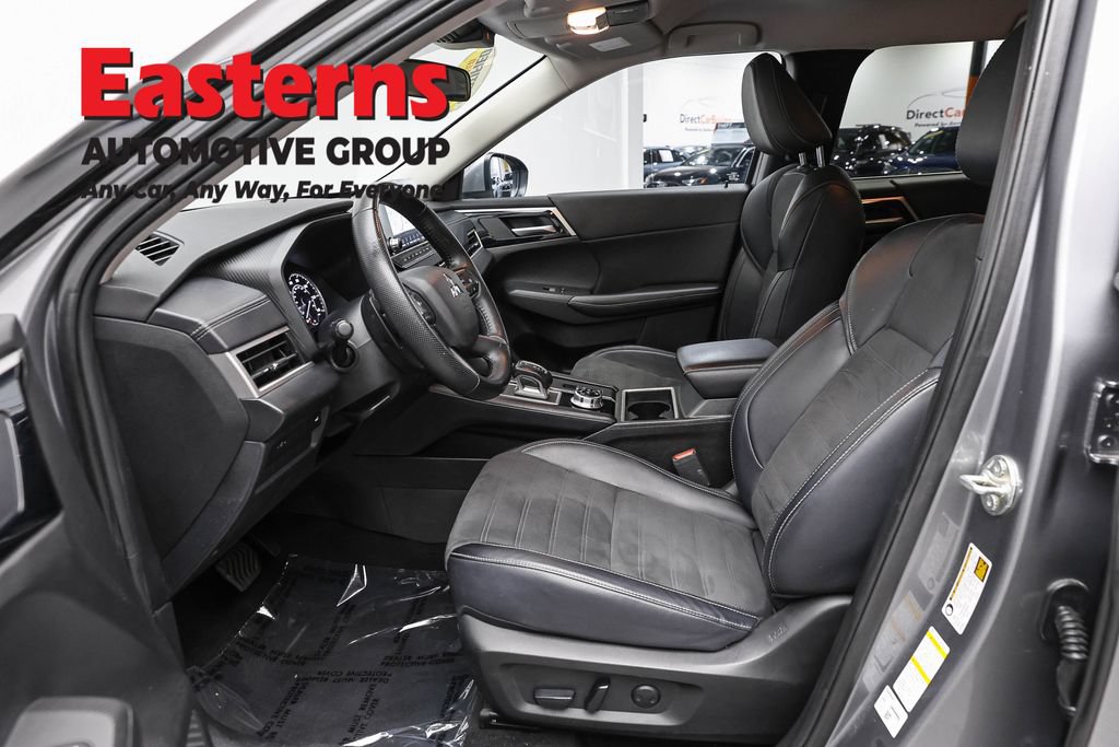 Used 2024 Mitsubishi Outlander SE AWD/4WD image 14