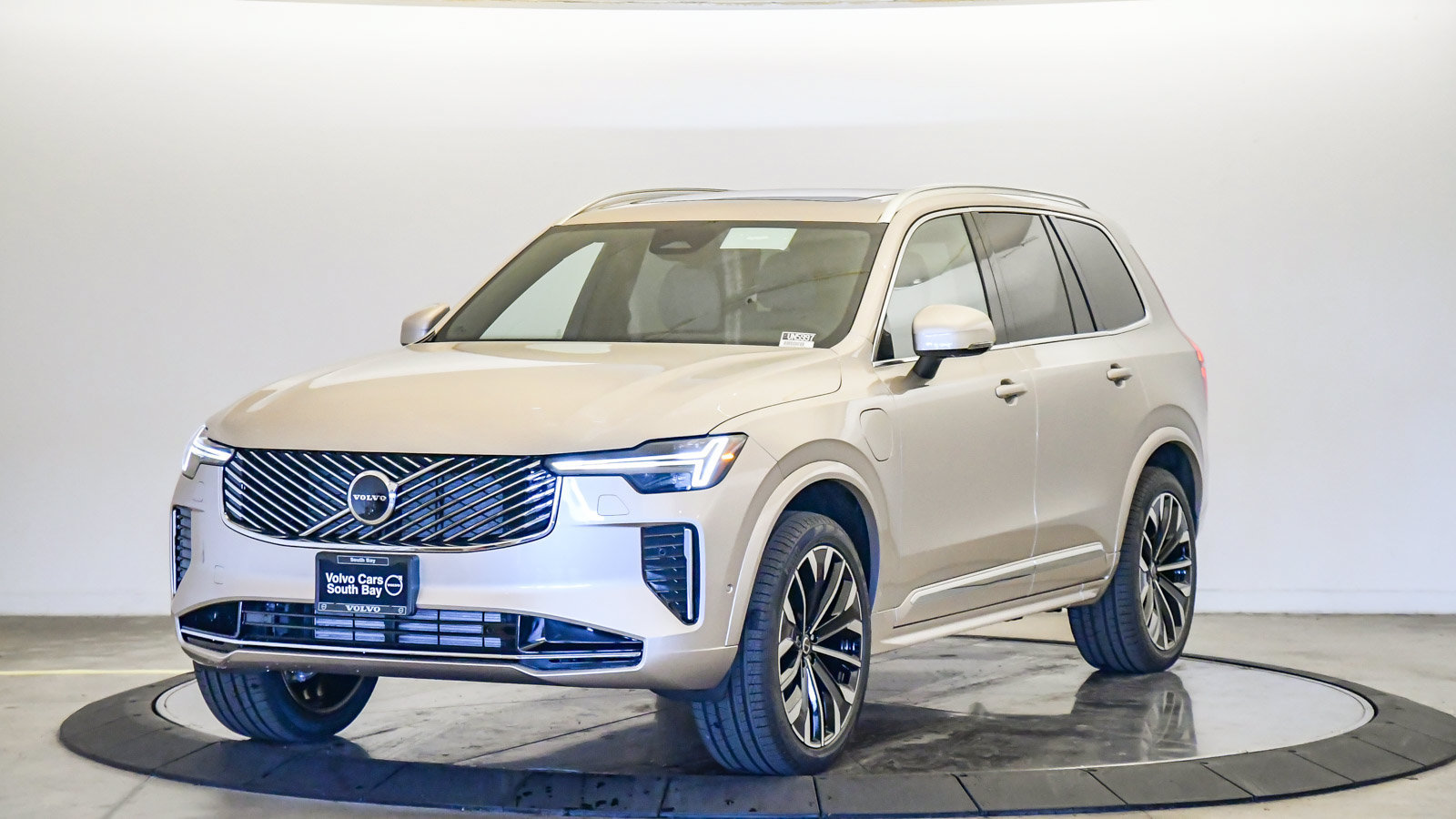 New 2026 Volvo XC90 T8 Plus w/ Protection Package Premier AWD/4WD image 1