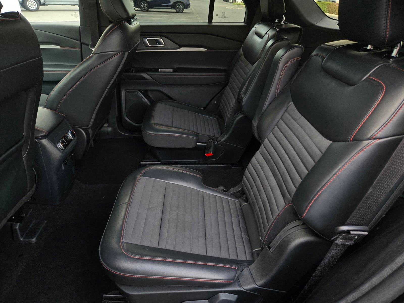 Used 2025 Ford Explorer ST-Line AWD/4WD image 11