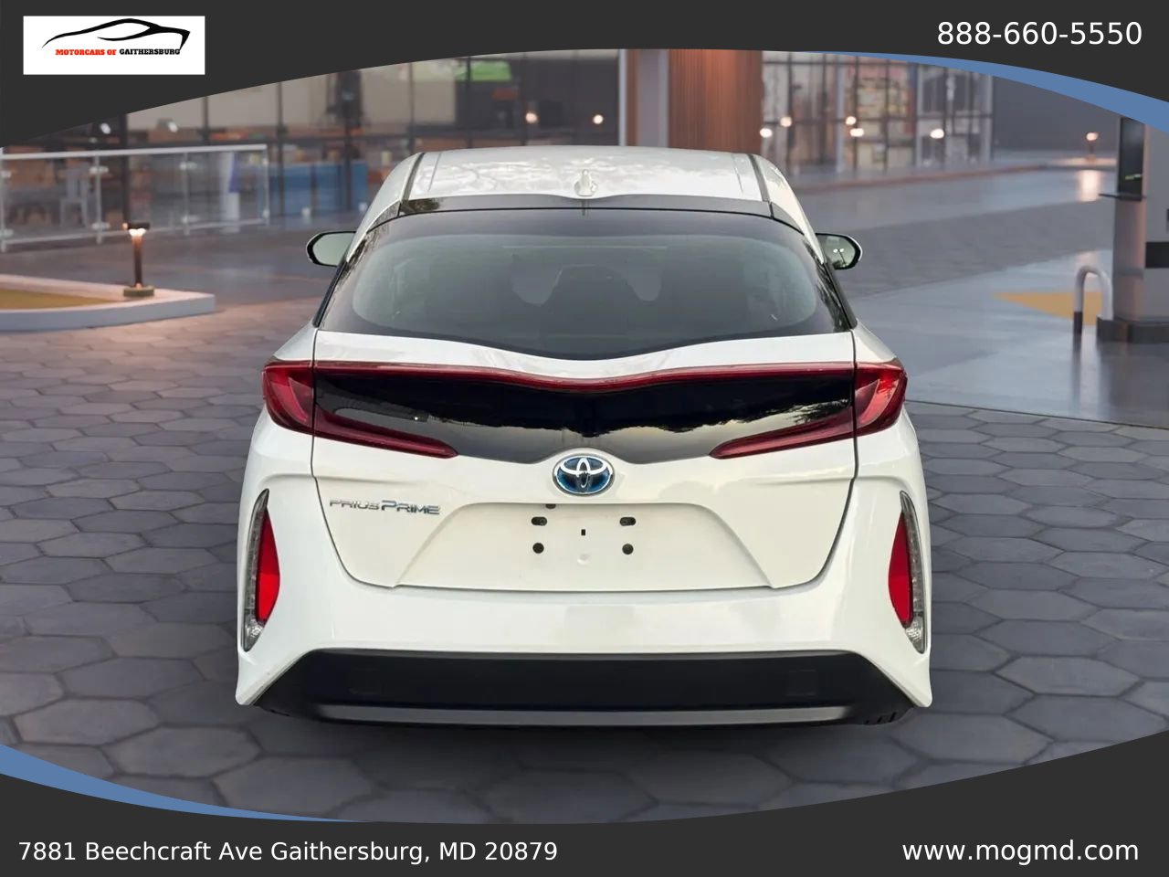 Used 2018 Toyota Prius Prime Plus w/ Carpet Mat Package FWD image 12