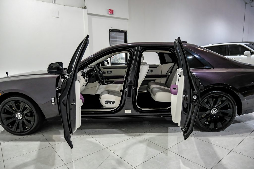 Used 2024 Rolls-Royce Ghost image 48