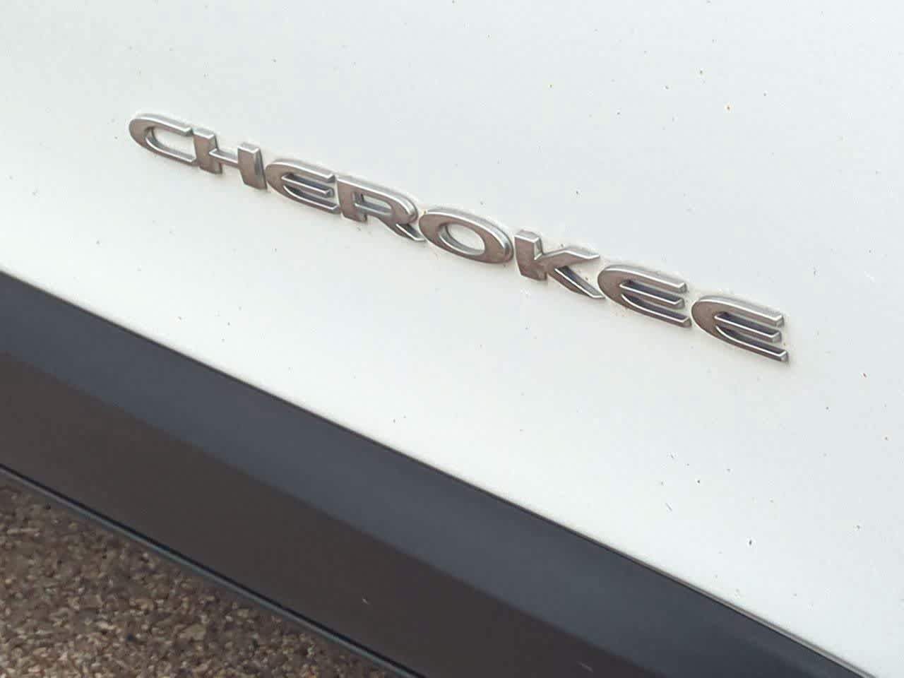 Used 2020 Jeep Cherokee Latitude Lux w/ Comfort/Convenience Group AWD/4WD image 12
