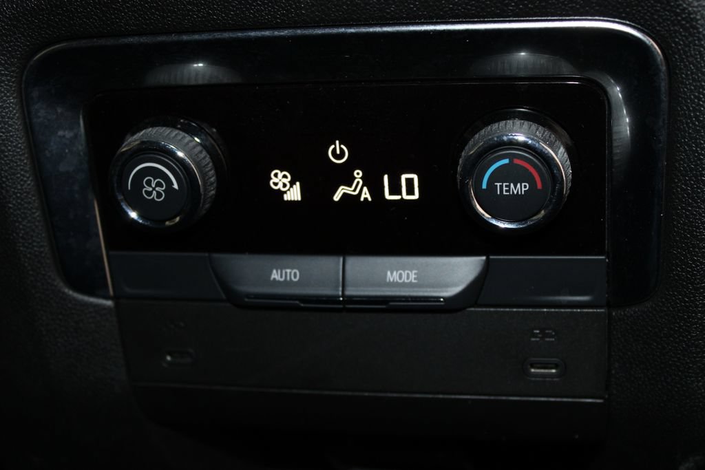 Used 2025 Chevrolet Tahoe LT AWD/4WD image 36