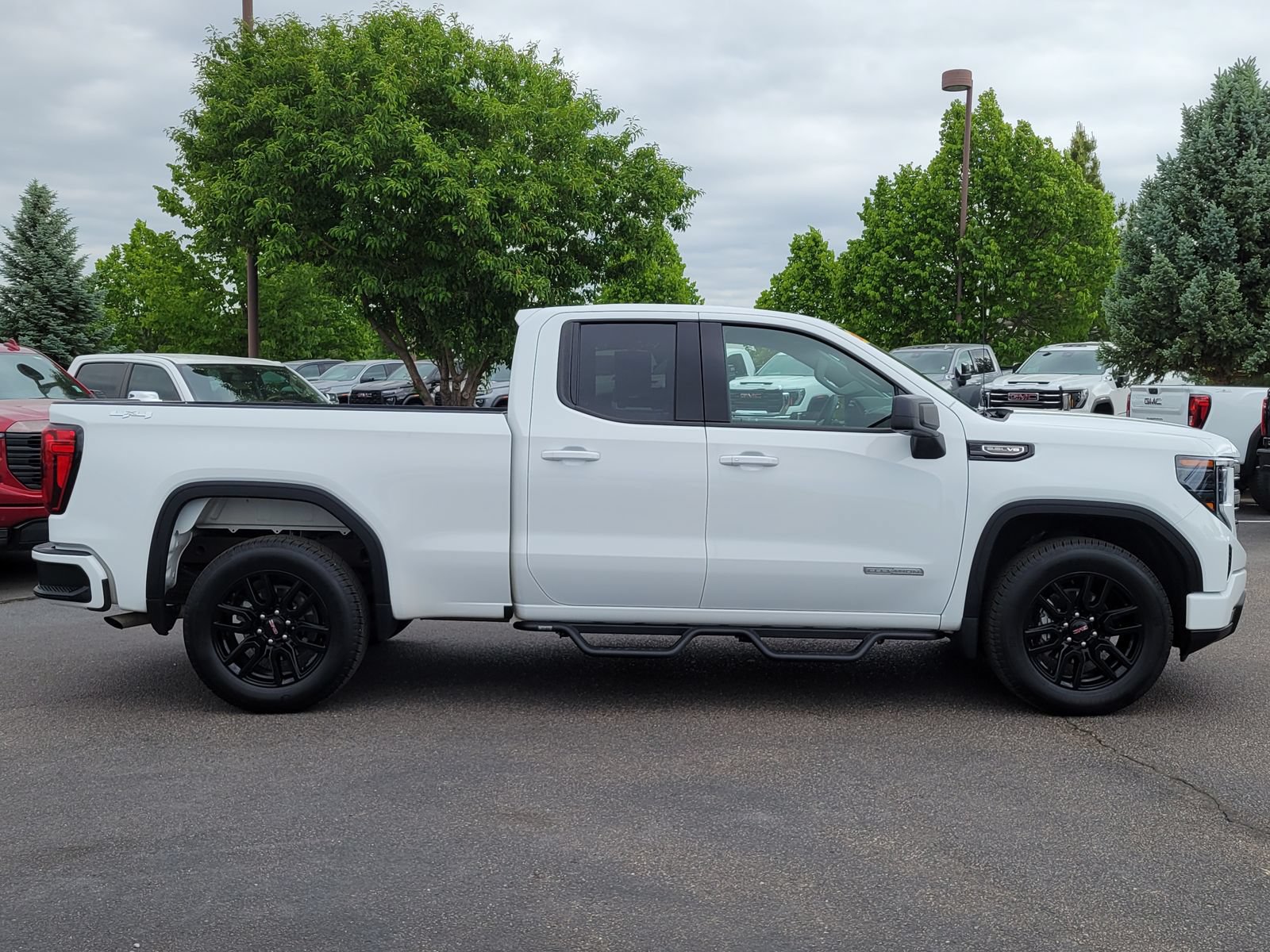 Used 2024 GMC Sierra 1500 Elevation AWD/4WD image 2