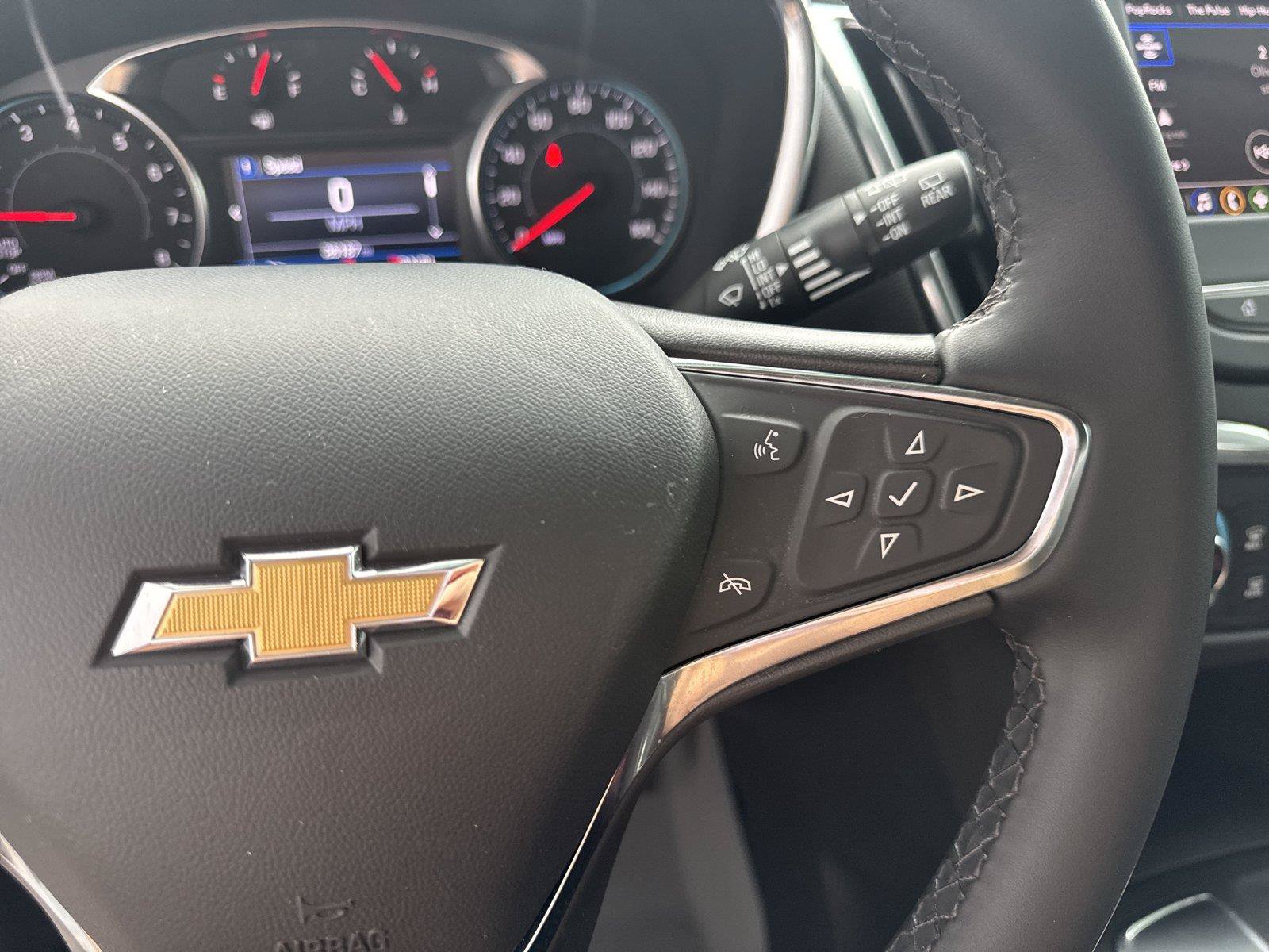 Used 2023 Chevrolet Equinox LT FWD image 24