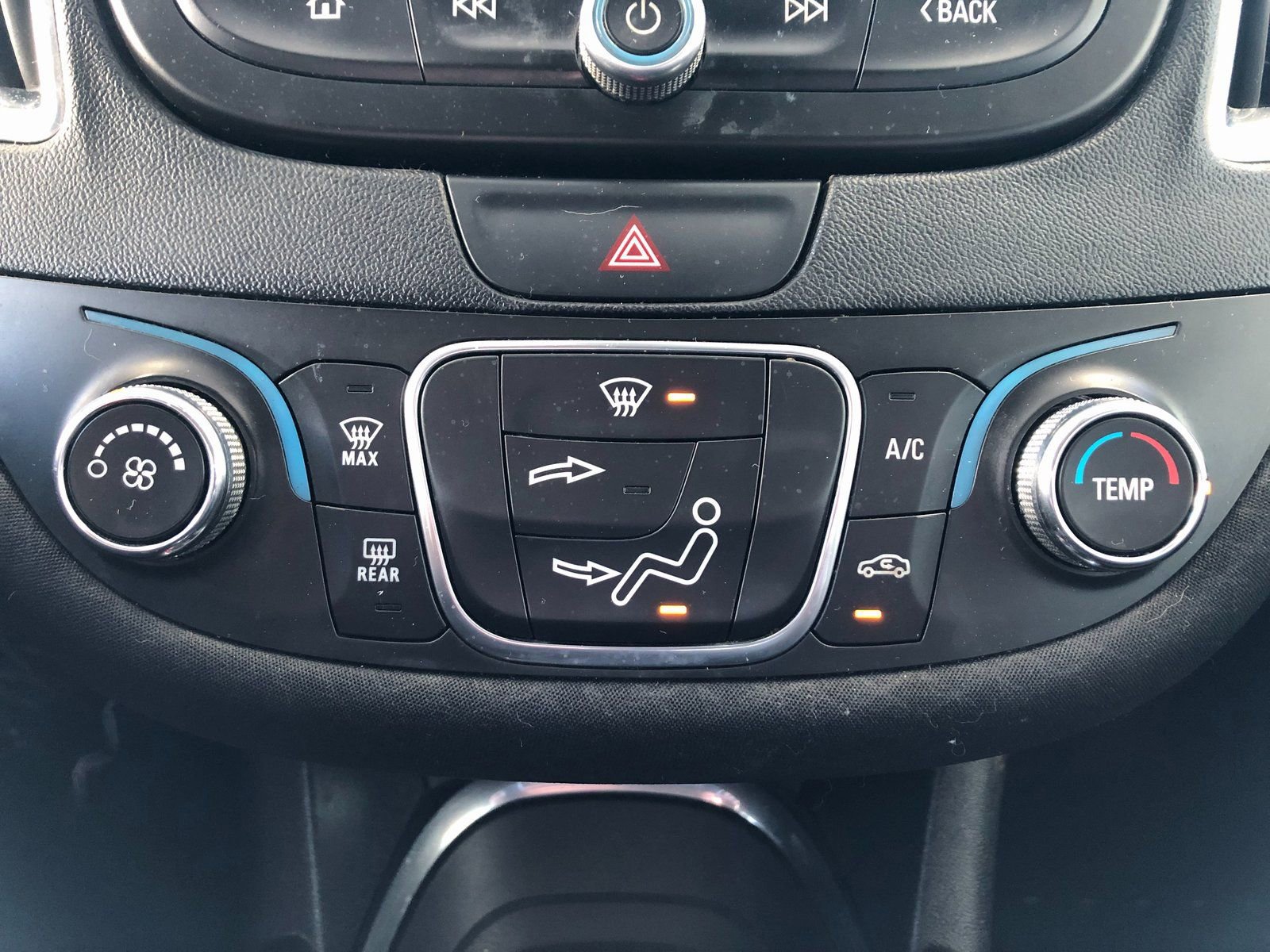 Used 2018 Chevrolet Malibu LT image 24