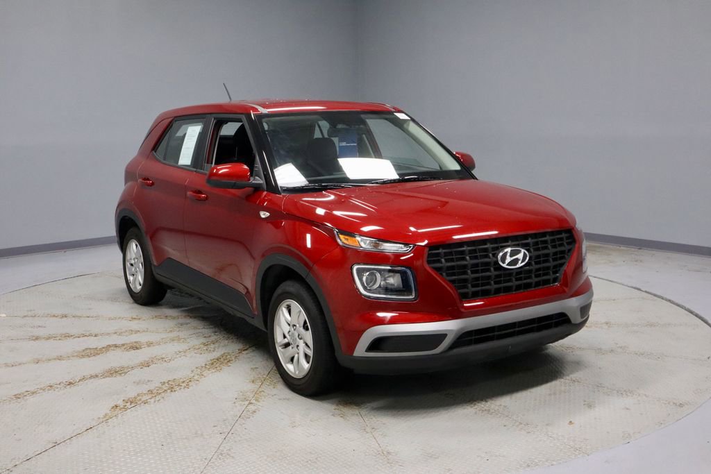 Certified 2025 Hyundai Venue SE FWD image 1