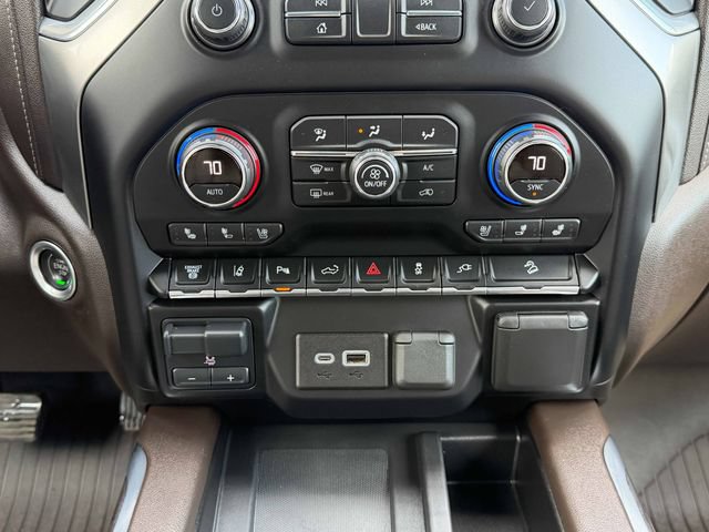 Used 2021 Chevrolet Silverado 3500 LTZ AWD/4WD image 34